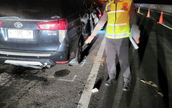 Lokasi Kecelakaan Lalu Lintas Mobil dan Truk di Jalan Tol Pemalang