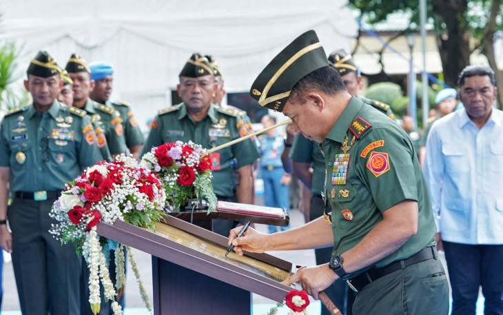 Panglima TNI saat Resmikan Gedung Jenderal Soedirman Paspampres di Mako Paspampres, Jalan Tanah Abang II Nomor 6, Jakarta Pusat, Rabu (24/12/2025).
