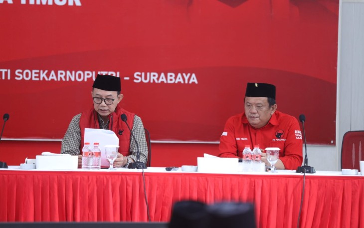 Rapat konsolidasi internal DPC PDI Perjuangan Sidoarjo di Aula Megawati Soekarnoputri kantor DPD Jatim, Sabtu (2862025).