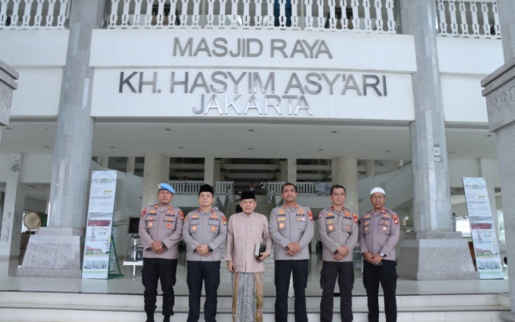 Kapolres Metro Jakbar Safari Ramadan ke Masjid KH Hasyim Asyari