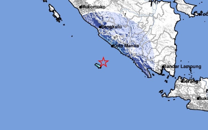 Episenter gempabumi terletak pada koordinat 5.23° LS ; 102.5° BT