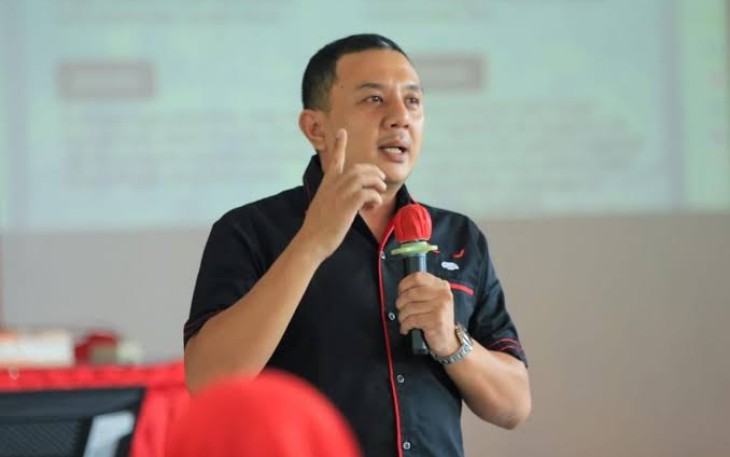 Wakil Ketua DPRD Jawa Timur dari Fraksi PDI Perjuangan, Deni Wicaksono