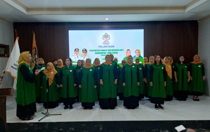 Pelantikan pengurus DPC Wanita Tani Indonesia HKTI Karanganyar Periode 2026 - 2031 di aula Rumah Dinas Wakil Bupati Karanganyar, Kamis (8/1/2026).