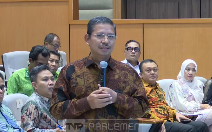 Direktur Jenderal Pendidikan Islam Amien Suyitno dalam pertemuan dengan para guru madrasah bersama para anggota DPR RI di komplek parlemen, Senayan, Jakarta, Rabu (11/2/2026).