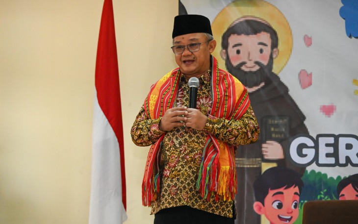 Menteri Pendidikan Dasar dan Menengah (Mendikdasmen), Abdul Mu'ti, saat menghadiri pelaksanaan MPLS di Sekolah Santo Fransiskus, Jakarta, Rabu (15/7)