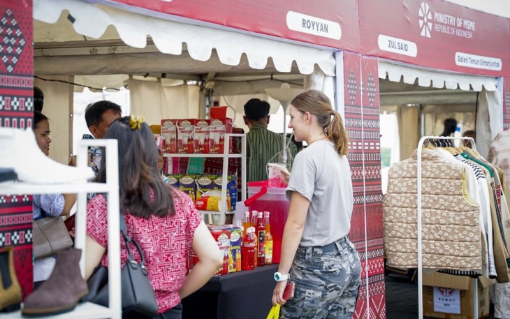 Stand UMKM lokal di ASEAN Plus Cadet Sail 2026 Belawan, Medan