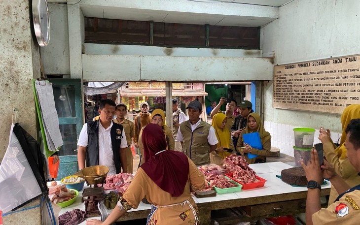 Satgas Saber Polres Bojonegoro Bersama TPID saat Sidak Harga Sembako Jelang Ramadhan