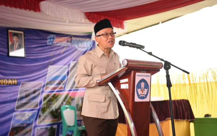 Wakil Menteri Pendidikan Dasar dan Menengah (Wamendikdasmen), Atip Latipulhayat, meresmikan revitalisasi 30 satuan pendidikan dari berbagai jenjang, mulai dari sekolah dasar hingga menengah