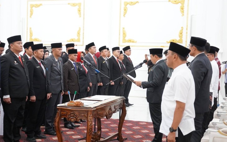 Wali Kota Bengkulu Dedy Wahyudi resmi melantik 44 pejabat baru yang terdiri dari eselon II, III, dan IV /Foto : MC  