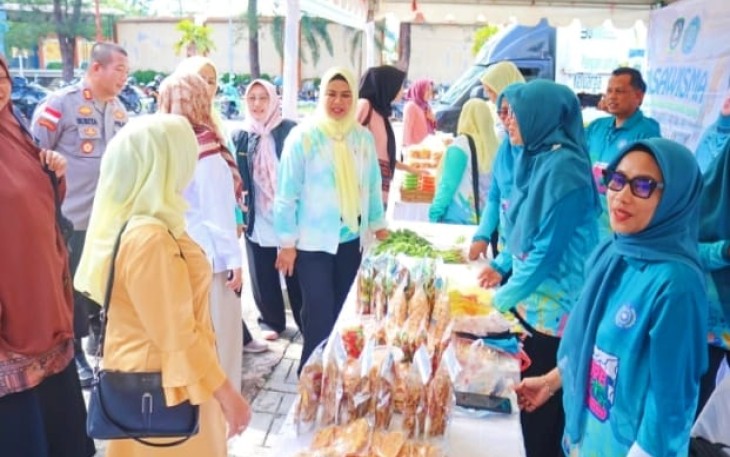 Dewi Ansar saat Hadiri Gerakan Pangan Murah TVRI di Bintan