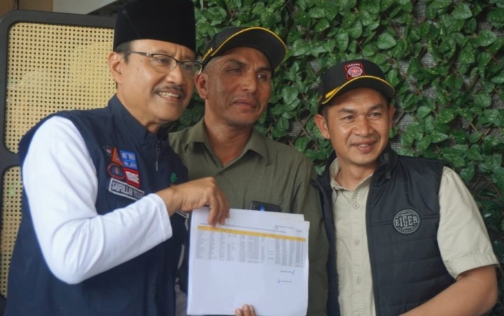 Mensos Saifullah Yusuf saat menunjukkan data 