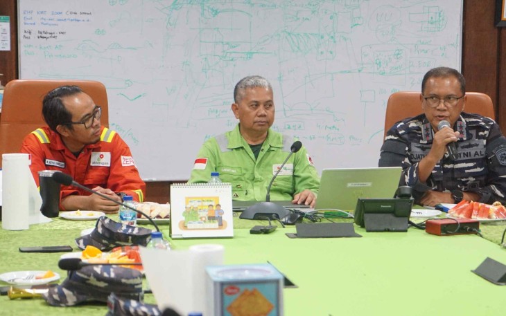 Dankodaeral XIV Laksamana Muda TNI Djatmoko saat memberikan sambutan dalam pertemuan di Petrogas Basin Limited, Kamis (22/1)