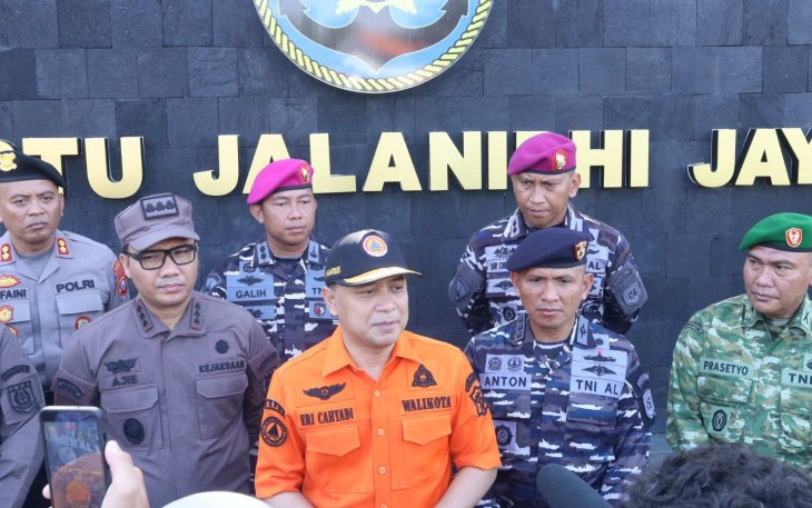 Dansatrol Kodaeral V Kolonel Mar Dr Moch Anton Maulana saat mendampingi Walikota Surabaya dalam konferensi pers, Jum'at (30/1)