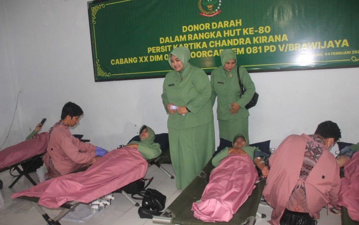 Donor darah HUT Persit Kartika Chandra Kirana Ke 80 