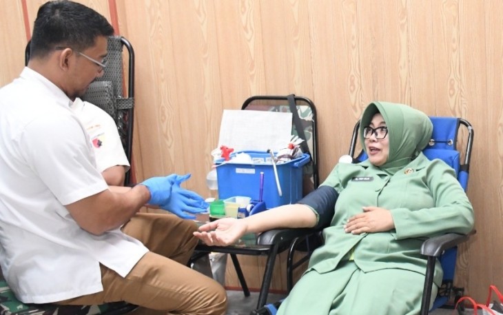 Donor darah HUT Persit Kartika Chandra Kirana Ke 80 