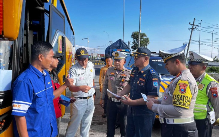 Ramp check angkutan umum di wilayah Polres Probolinggo 