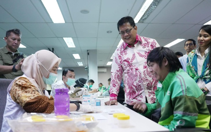 Wamen Viva Yoga saat berdialog dengan peserta program CKG di Jakarta, Rabu (11/2)