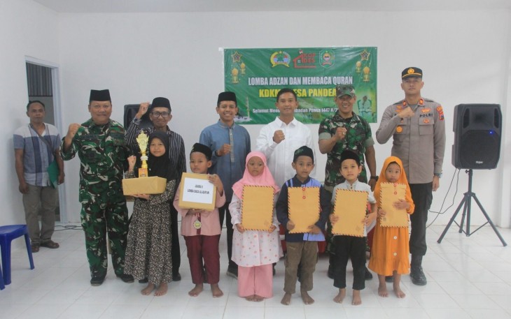 Dandim 0806/Trenggalek Letkol Inf Isnanto Roy Saputro foto bersama juara lomba 