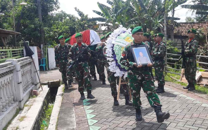 Pemakaman militer anggota Kodim 0801/Pacitan 