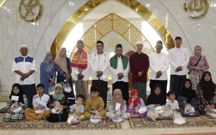 Santunan anak yatim di Masjid Jami Dhuyufur Rahman, Minggu (15/3)