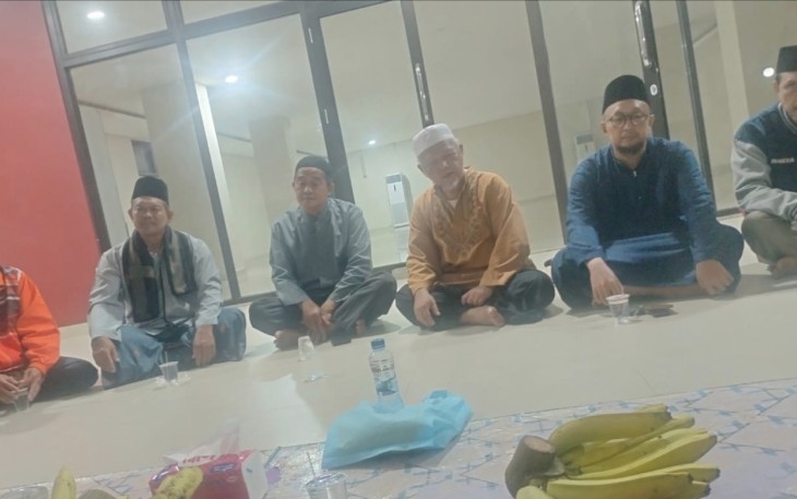 Halalbihalal pengurus DKM Masjid Jami Dhuyufur Rahman 