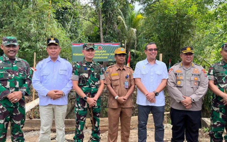 Foto bersama groundbreaking pembangunan jembatan garuda 