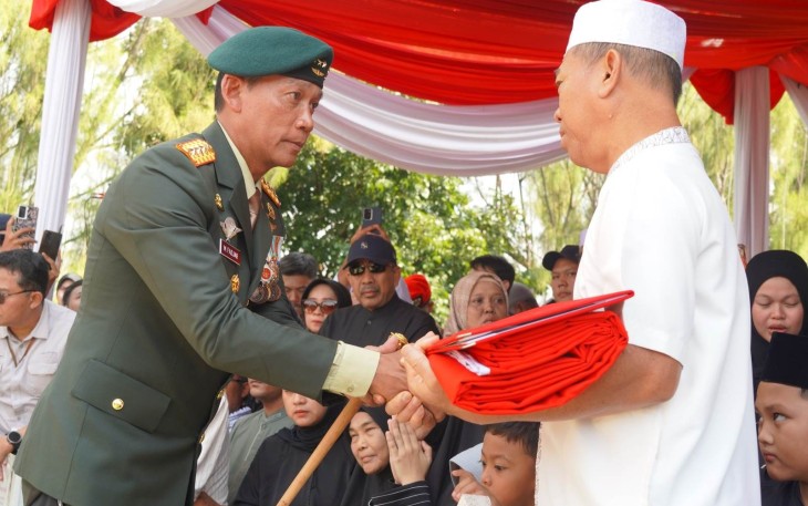 Pangkostrad Letjen TNI Mohammad Fadjar 