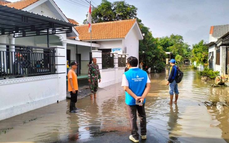 Jalan desa Bacem terendam air luapan sungai