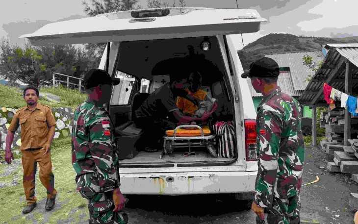 Evakuasi warga ke rumah sakit