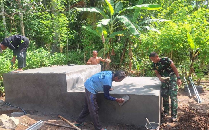 Pembangunan tandon air sumur bor