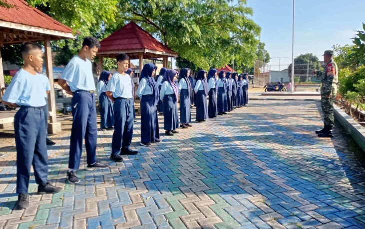 Latih OSIS SMPN 2 Kebonsari