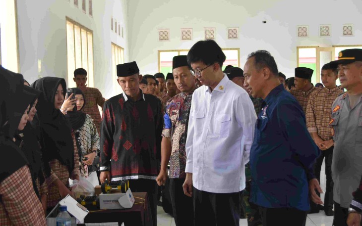 Stafsus Wapres Achmad Adhitya