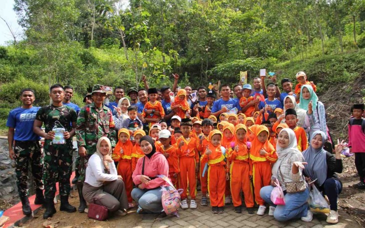 Siswa MI Himmatul Ulum Sukorejo