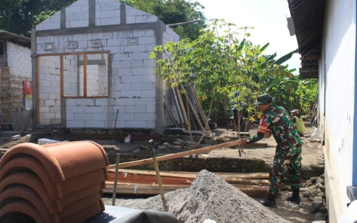 Pembangunan rumah mbah Kemi
