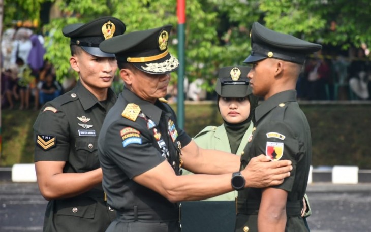 Pelantikan tamtama TNI AD