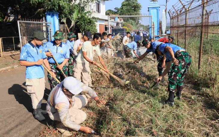Kerja bakti pembersihan lingkungan