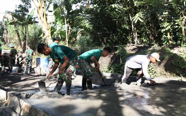 Pengerjaan rabat beton desa Ledok Tempuro