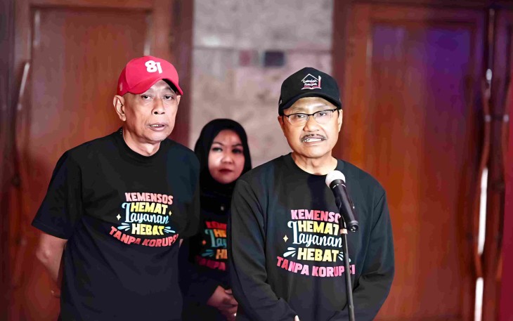 Mensos Saifullah Yusuf saat memberikan keterangan pers di Jakarta