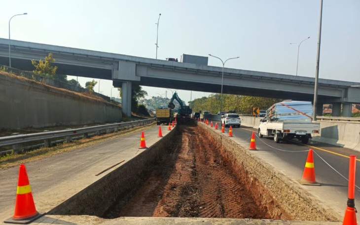 Dukung Kelancaran dan Kenyamanan Pengguna Jalan, PT Jasamarga Tollroad Maintenance Lakukan Rekonstruksi Perkerasan Di Ruas Tol Semarang.