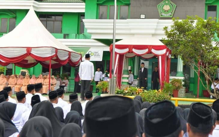 Gubernur Ansar saat Pimpin Upacara HAB ke-80 di Halaman Kantor Kementerian Agama Provinsi Kepri, Sabtu (3/1/26).