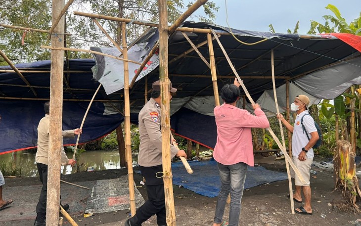 Respon Cepat 110 Polresta Sidoarjo Bongkar Arena Sabung Ayam di Ploso Krembung