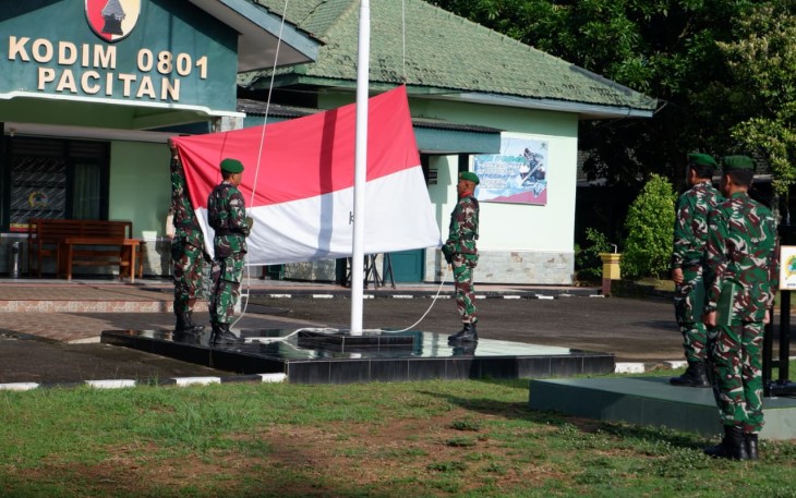 Upacara bendera 17-an prajurit Kodim 0801/Pacitan 