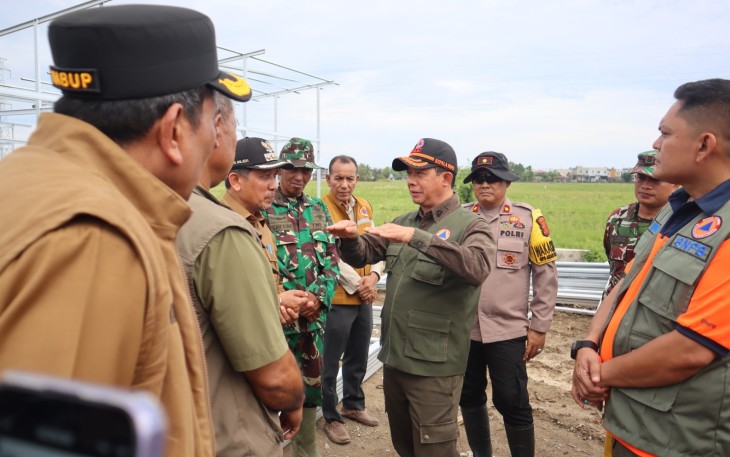 Kepala BNPB Pantau Huntara dan Salurkan Bantuan di Aceh