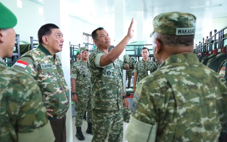 Wakil Panglima TNI saat Dampingi Menhan RI Kunjungi Yonif TP 852/ABY