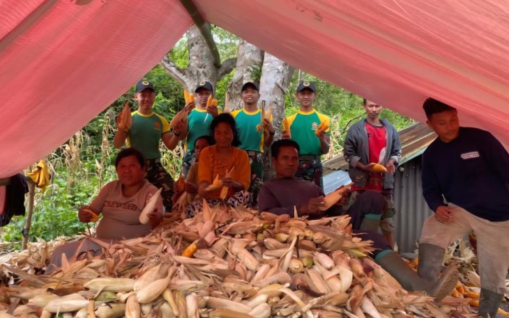 Panen jagung bersama warga perbatasan 