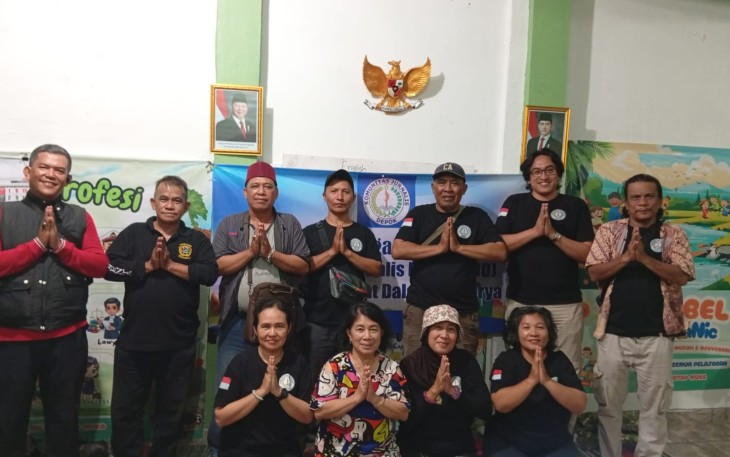 Komunitas Jurnalis Depok foto bersama bukber, Rabu (18/3)