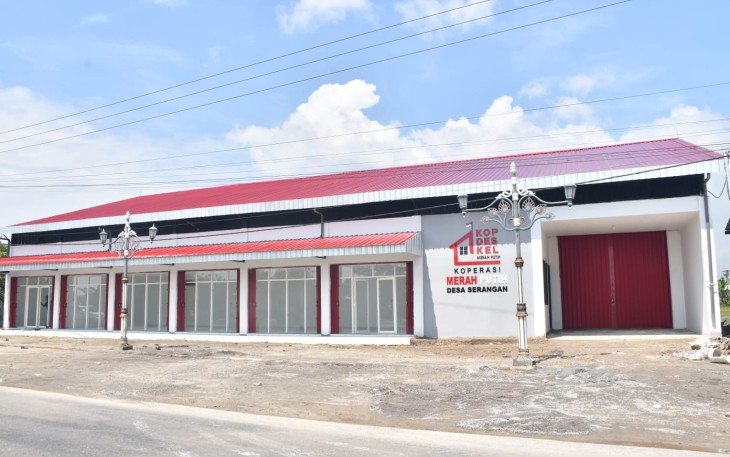 Gedung Kopdes Merah Putih 