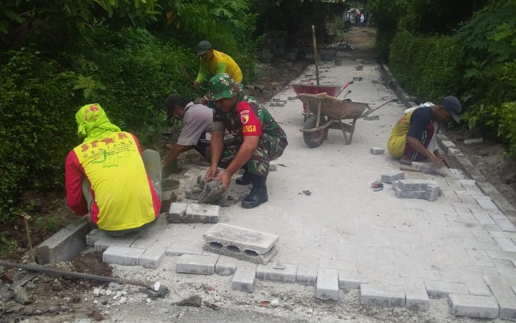 Pengecoran jalan desa
