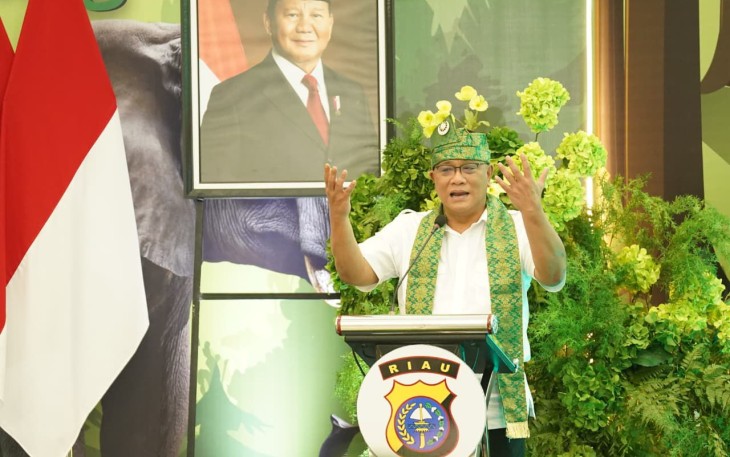 Menteri LH Mohammad Jumhur Hidayat
