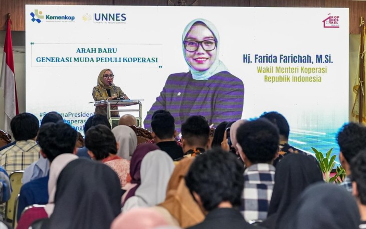 Wamenkop Farida Farichah